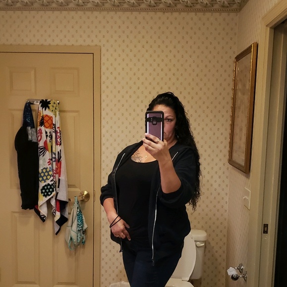 Meet your Posher, Sabrina - Picture 1 of 1